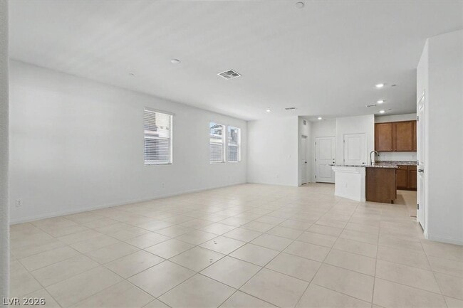 Photo - 72 Hornbeck Ln