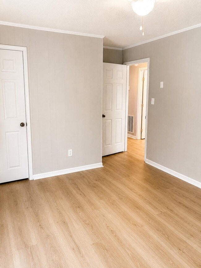 Photo - 1271 Village Cir