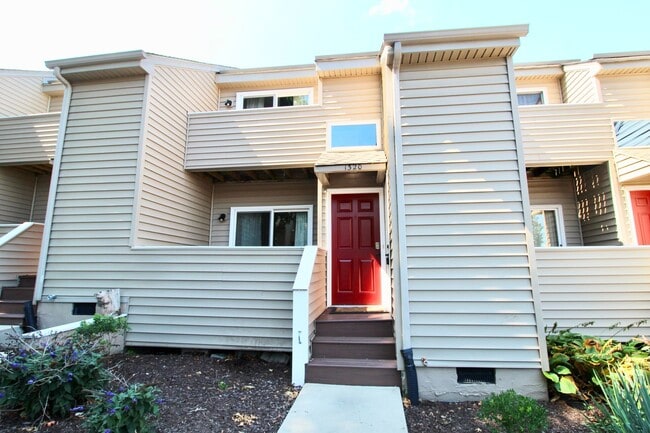 Photo - 1320 Bradley Dr