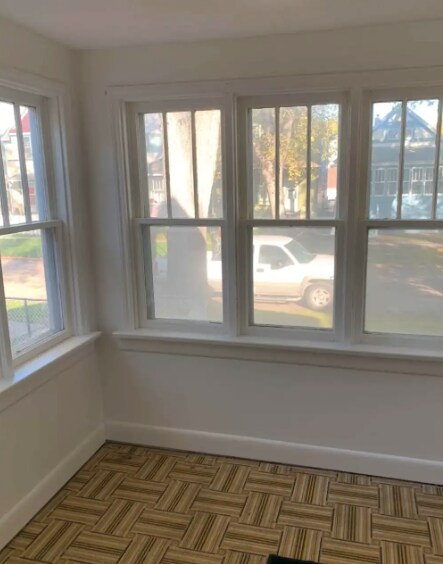 Photo - 346 Lipton St