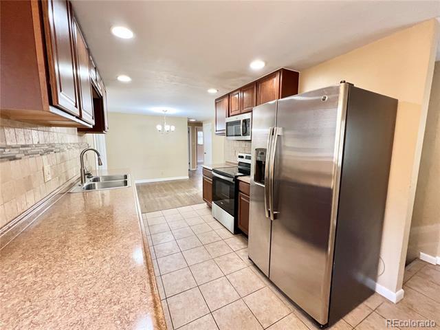 Photo - 2675 S Josephine St