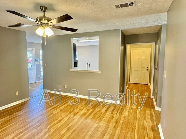 Photo - 728 E Gardendale Dr