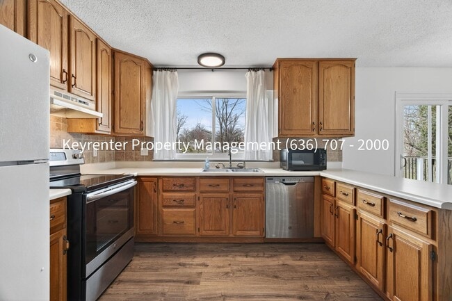 Photo - Spacious 3BR Home with Finished Basement in St. Charles