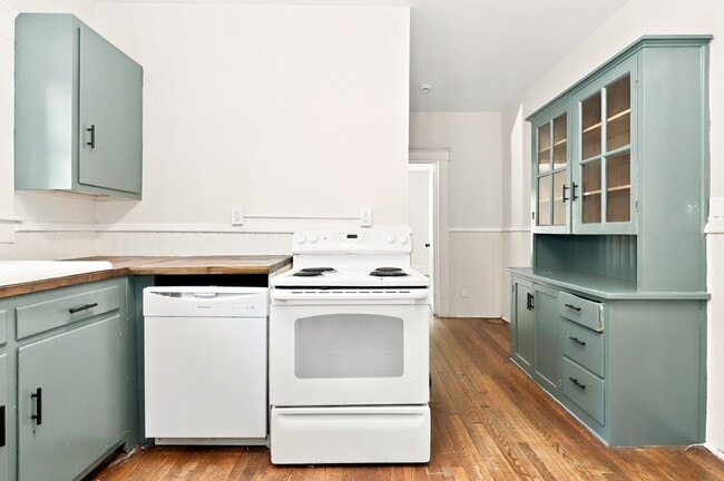 Photo - 1606 Walker Ave