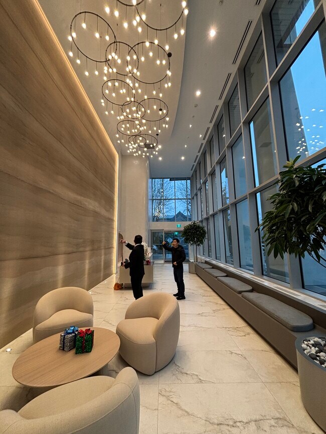 Photo - 5685 Halley Av