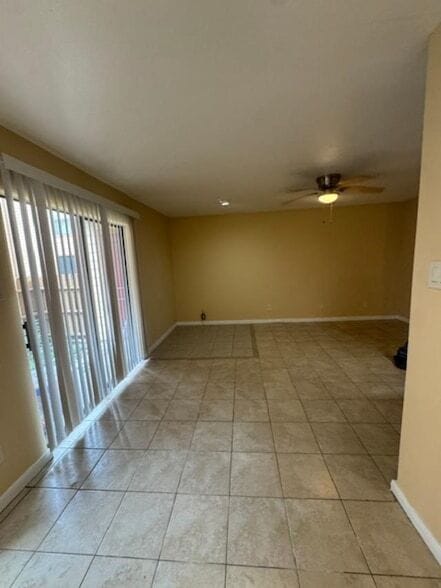 Photo - 16111 Aspenglenn Dr Unidad 611