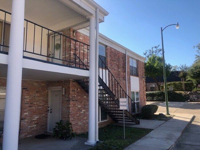 Cute 2 Bedroom Condo in South Highland - Cute 2 Bedroom Condo in South Highland