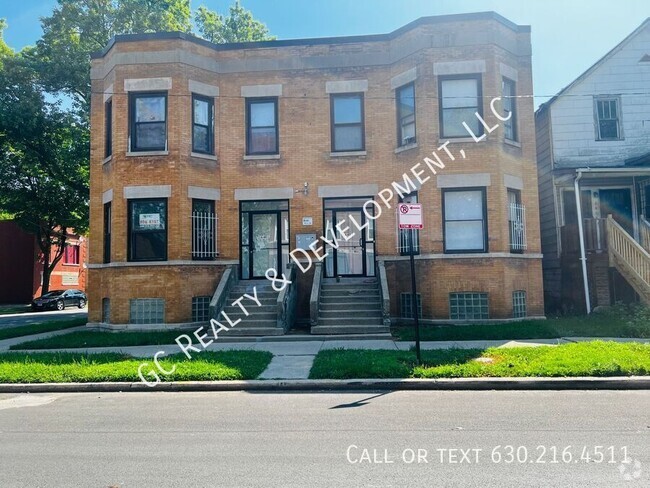 Building Photo - 6401 S Eberhart Ave Unit 2 Rental