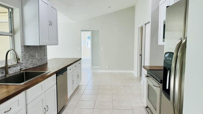 Photo - 12816 67th St N