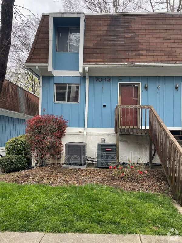 Building Photo - 7042 Longstreet Dr Rental