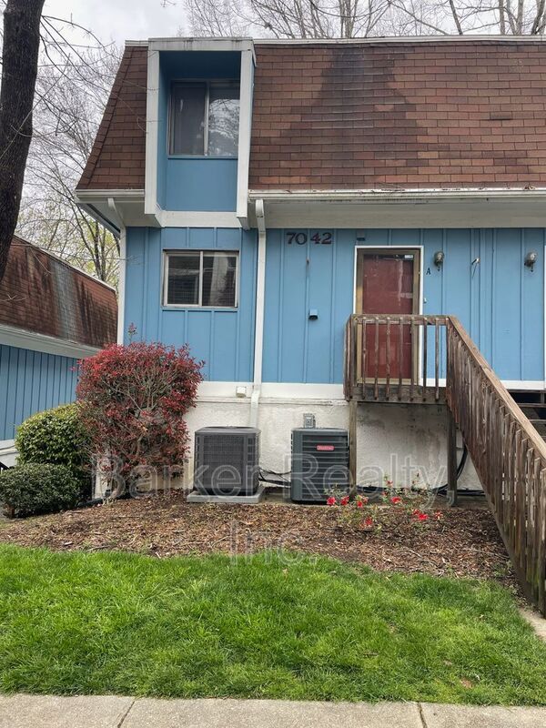 Building Photo - 7042 Longstreet Dr Rental