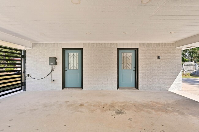 Photo - 10930 White Thorn St