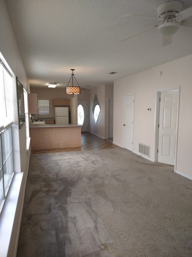 Photo - 217 Wildflower Ln