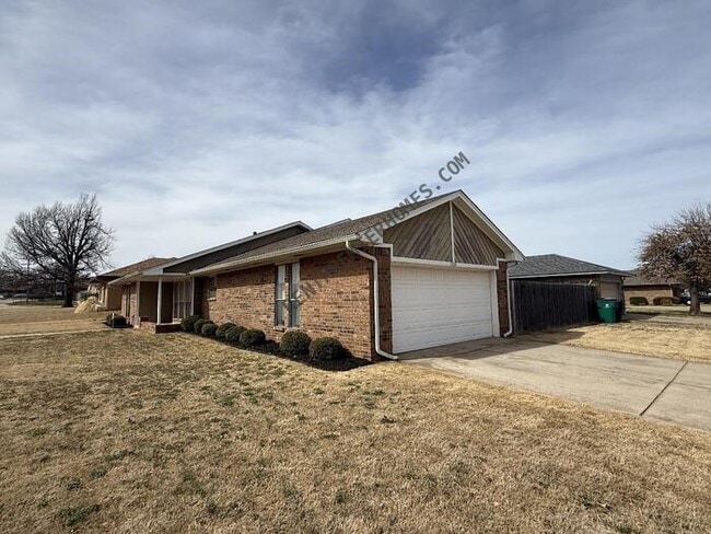 Building Photo - 10101 Carnie Cir