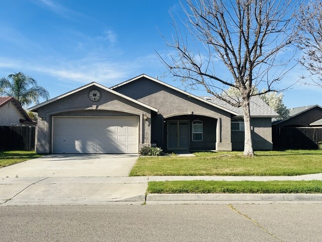 Photo - 950 Geneva Dr