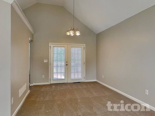 Photo - 5731 Newnan Cir
