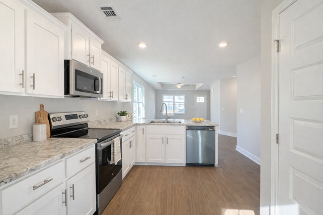 Photo - 113 Zetterower Rd