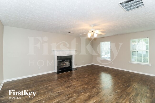 Photo - 5491 Skylar Creek Ln NE