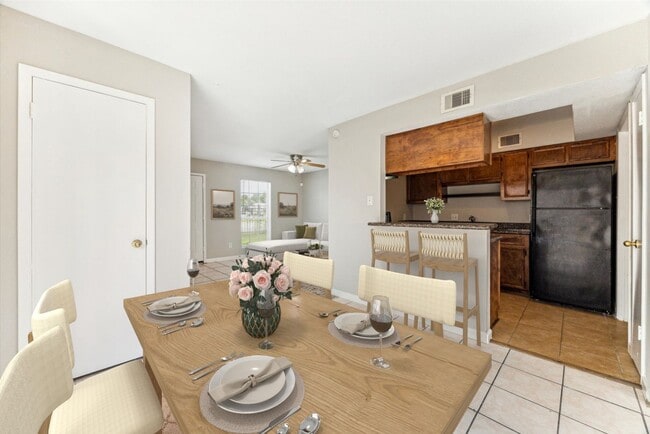 Photo - 1916 Upland Dr Unit 1916 Upland Dr
