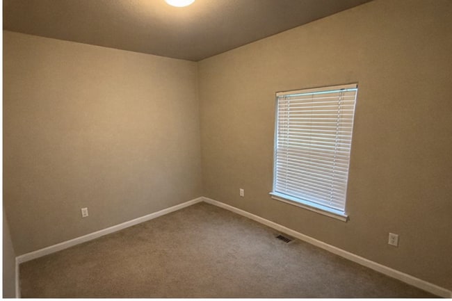 Photo - Charming 3-Bedroom Home in NE Bend, Oregon - PENDING APPLICATION