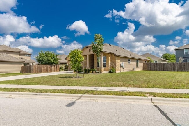 Photo - 1411 Elbe St