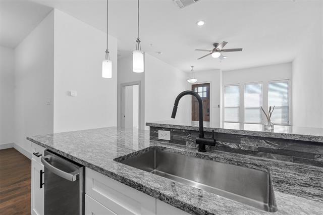 Photo - 6059 Rivendell Dr