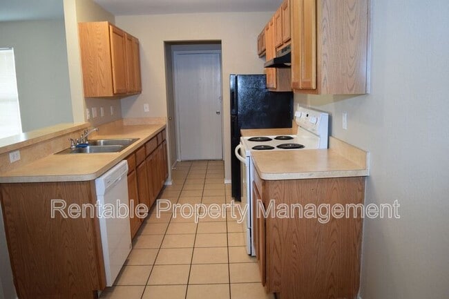 Photo - 8028 Doreen Ave