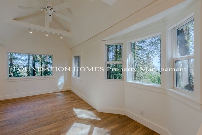 20 Hamilton Ln
