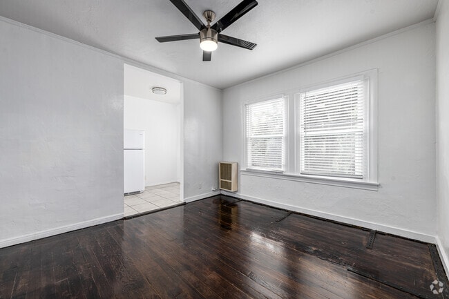 Studio - Bedroom - Val D' Kingsley LLC