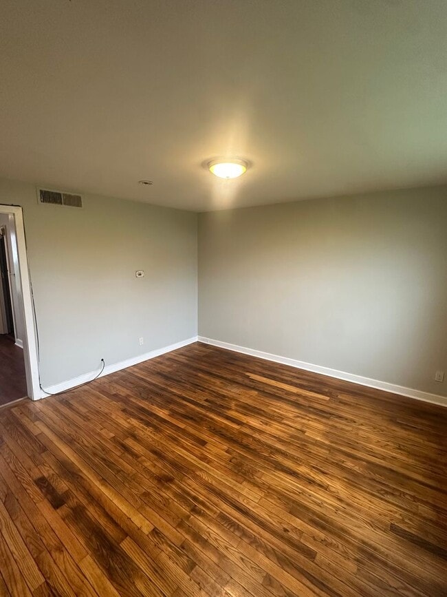 Photo - 18-24 Balzac Court Unit 18