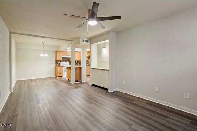 Photo - 7124 Longstreet Dr