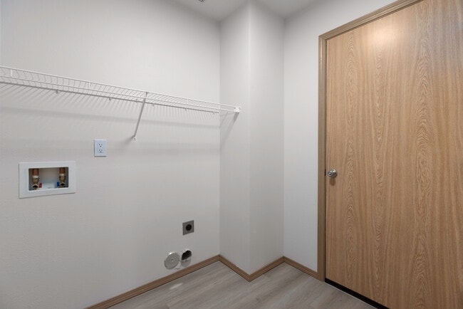 Photo - EJ Square II