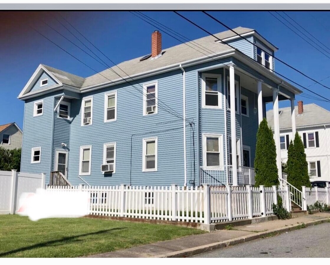 South Dartmouth - 21 Norwell St Unidad 2nd Floor