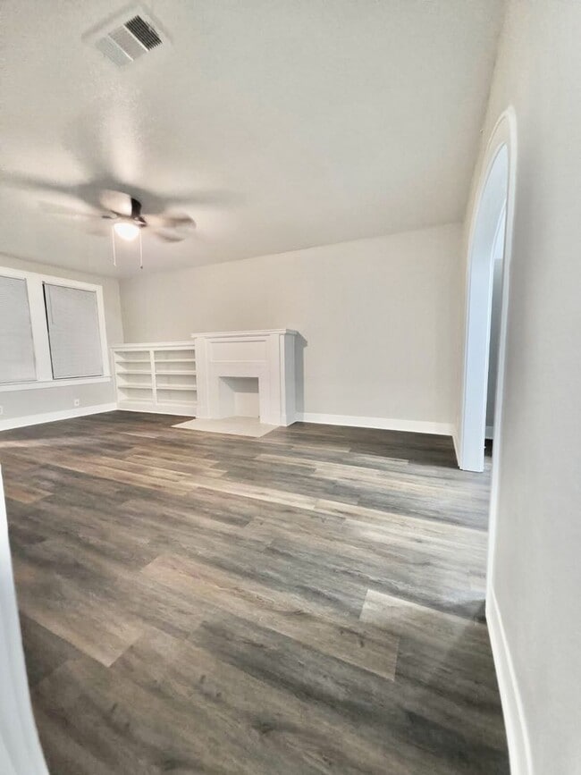 Photo - $500 OFF FIRST MONTH'S RENT MOVE IN SPECIAL-ADORABLE REMODELED HIGHLAND-CENTENARY HOME