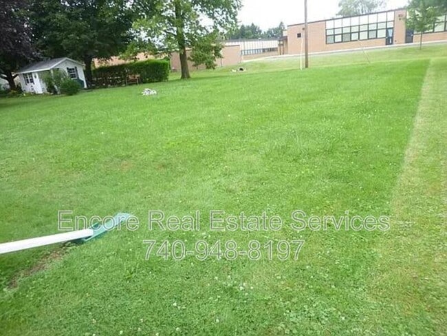 Photo - 448 Moull St