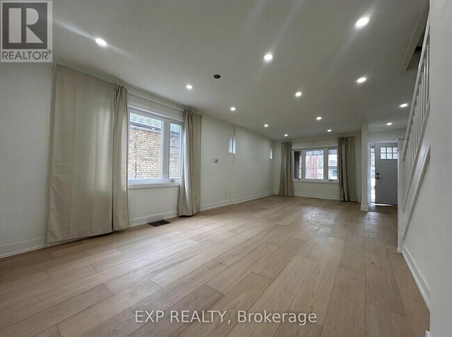 Photo - 926 Greenwood Ave