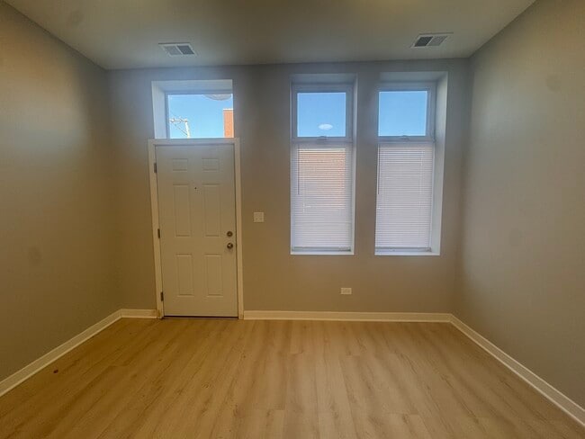 Photo - 4007 W School St Unidad D