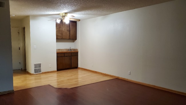 Photo - 539 Giuffrida Ave