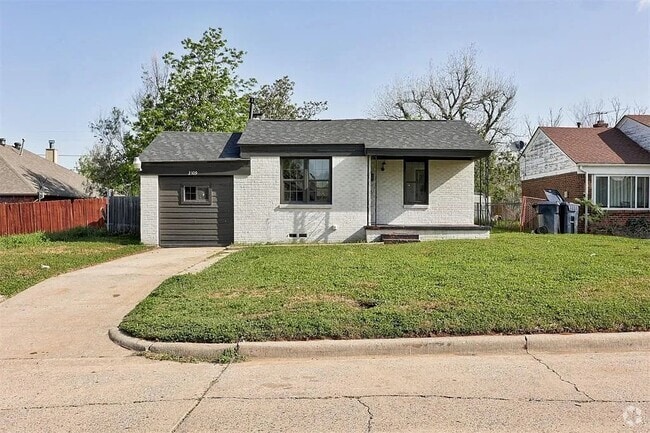 Building Photo - 2109 NE 15th St Rental