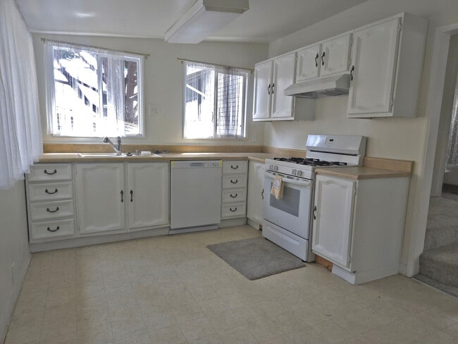 Large Kitchen - 605 N Juanita Ave House Unit B