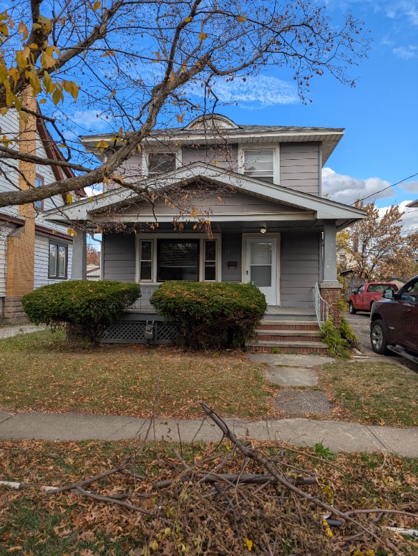 Building Photo - 617 Dewey Ave