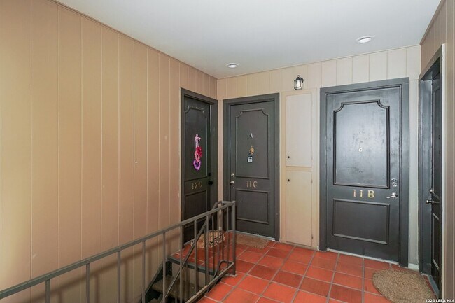 Photo - 7711 Broadway St