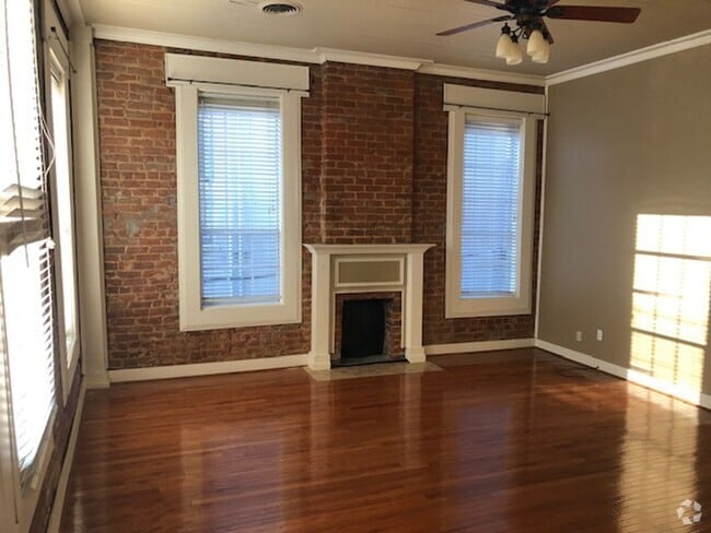Building Photo - 109 N Spring St Rental