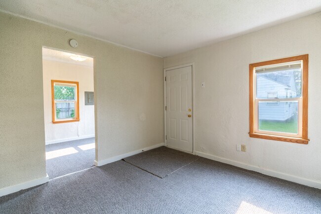 Photo - 2818 Hanson St