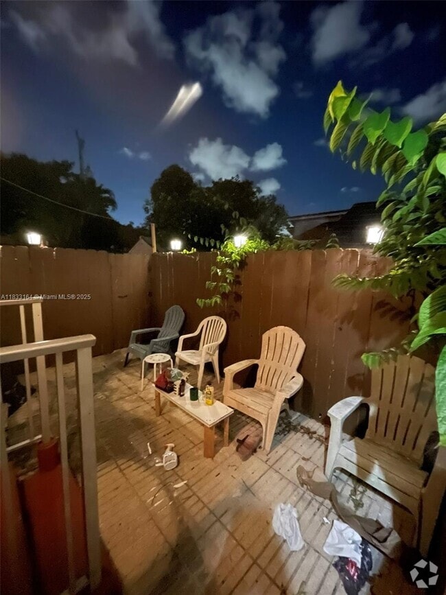 Building Photo - 1351 NW 111th St Unit B Rental
