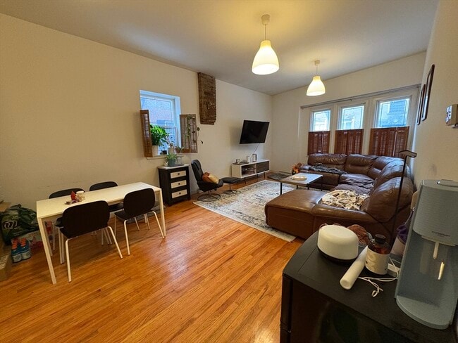 Building Photo - 25 Church St Unit 2