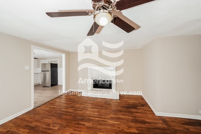 Photo - 487 6th Ave SW