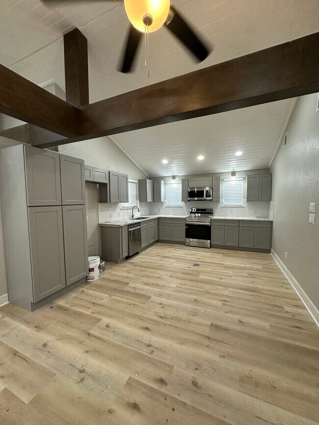 Building Photo - 8223 Wallis St