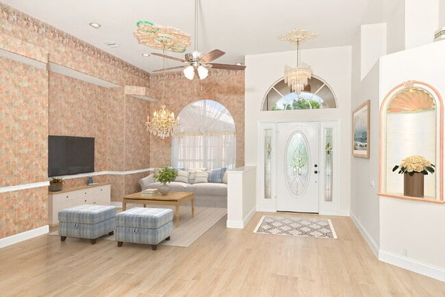 Lakefront 3 bedroom in gated Hidden Lakes Club