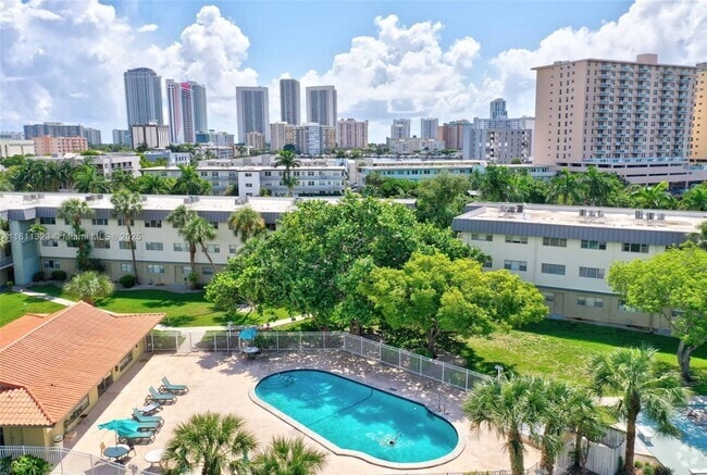Building Photo - 270 Layne Blvd Unit 307 Rental